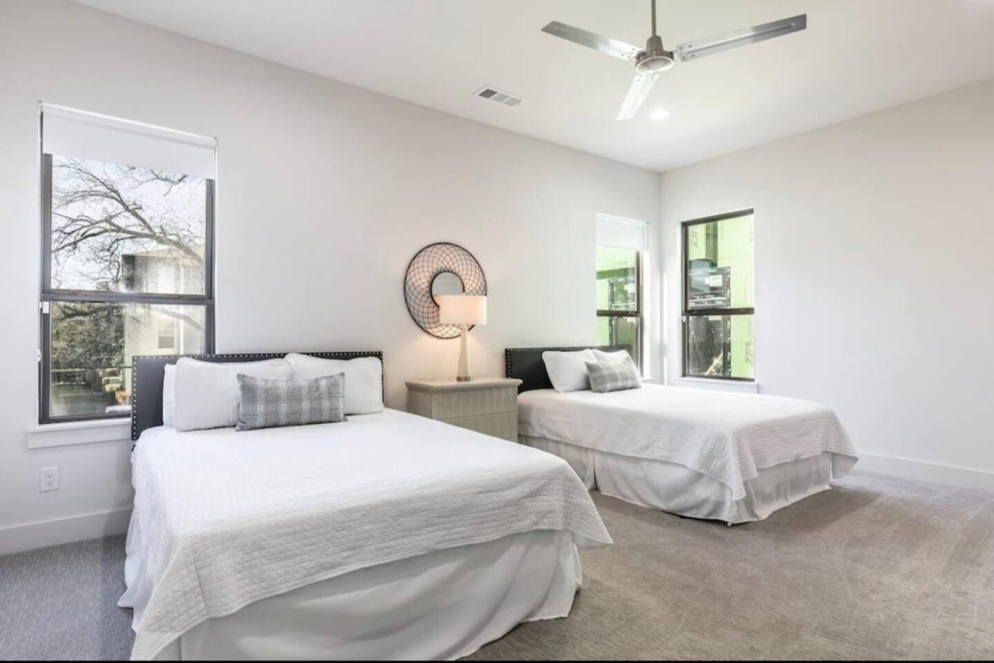Townhouse Uptown Private Patio Villa Dallas Exterior photo
